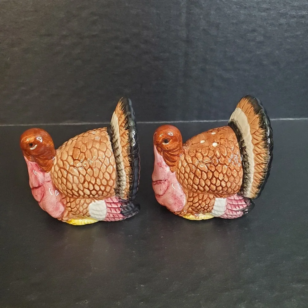 Thanksgiving Courting Turkey Bird Salt & Pepper Shaker Set Marked SAC Taiwan